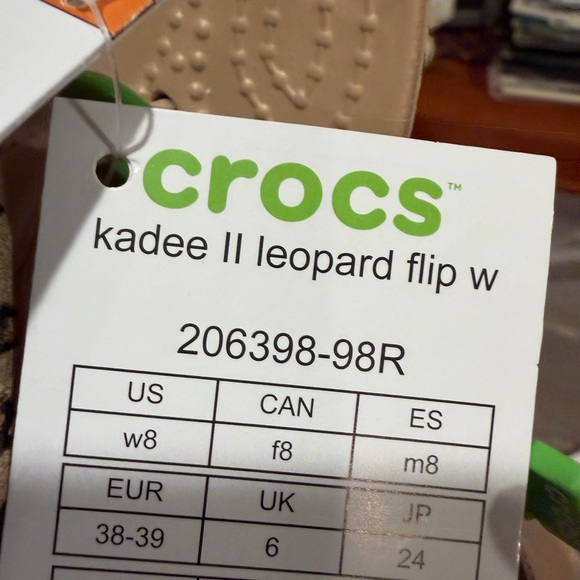 NEW CROCS KADEE II LEOPARD FLIP FLOP SANDALS - Picture 3 of 7